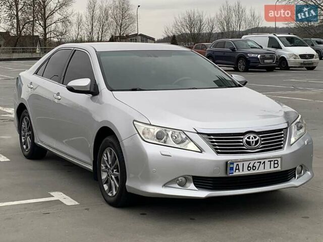 Серый Тойота Камри, объемом двигателя 2.49 л и пробегом 196 тыс. км за 12300 $, фото 22 на Automoto.ua