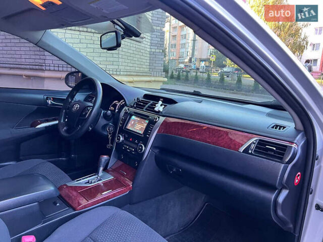 Сірий Тойота Камрі, об'ємом двигуна 2.5 л та пробігом 291 тис. км за 9999 $, фото 28 на Automoto.ua