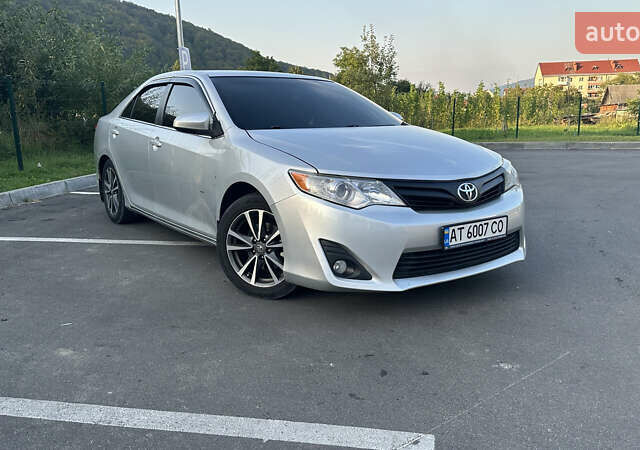 Серый Тойота Камри, объемом двигателя 2.5 л и пробегом 255 тыс. км за 12000 $, фото 6 на Automoto.ua