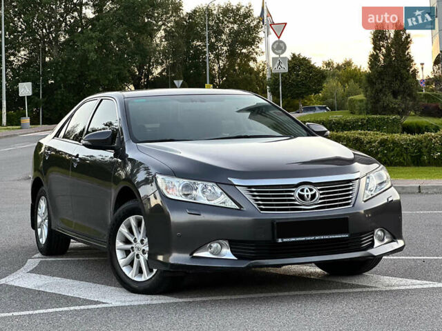 Серый Тойота Камри, объемом двигателя 2.5 л и пробегом 145 тыс. км за 13400 $, фото 7 на Automoto.ua