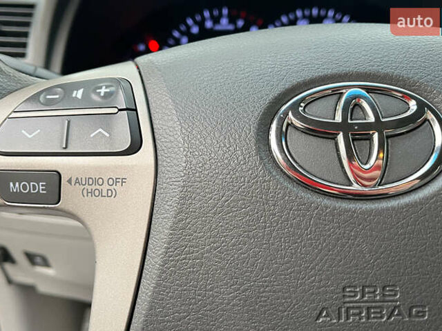 Сірий Тойота Камрі, об'ємом двигуна 2.49 л та пробігом 200 тис. км за 9999 $, фото 12 на Automoto.ua