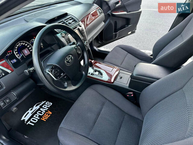 Серый Тойота Камри, объемом двигателя 2.5 л и пробегом 145 тыс. км за 13400 $, фото 23 на Automoto.ua