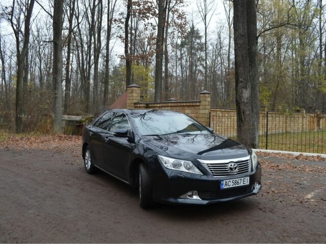 Серый Тойота Камри, объемом двигателя 2.5 л и пробегом 232 тыс. км за 12950 $, фото 2 на Automoto.ua