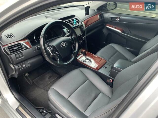 Серый Тойота Камри, объемом двигателя 2.49 л и пробегом 196 тыс. км за 12300 $, фото 65 на Automoto.ua