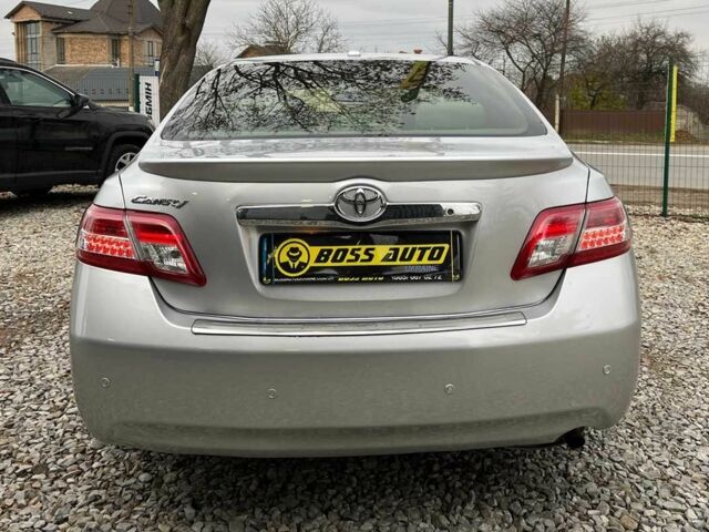 Серый Тойота Камри, объемом двигателя 2.5 л и пробегом 200 тыс. км за 9999 $, фото 5 на Automoto.ua