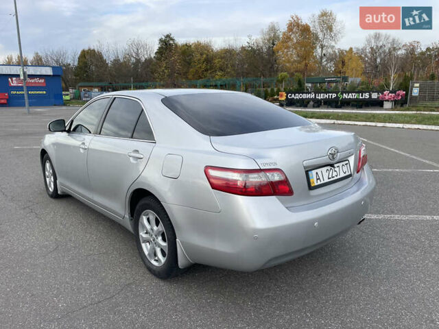 Тойота Камри 2011 в Киеве на Automoto.ua Серый Тойота Камри, объемом двигателя 2.4 л и пробегом 191 тыс. км за 10800 $, фото 4 на Automoto.ua