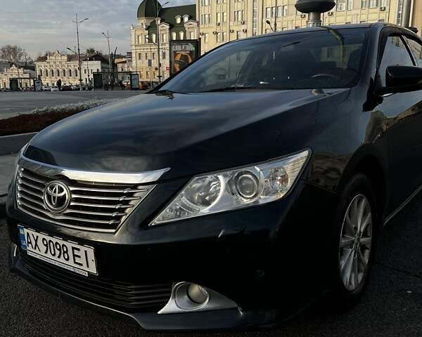 Серый Тойота Камри, объемом двигателя 2.49 л и пробегом 155 тыс. км за 12500 $, фото 1 на Automoto.ua