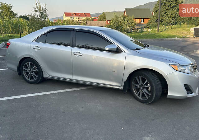 Серый Тойота Камри, объемом двигателя 2.5 л и пробегом 255 тыс. км за 12000 $, фото 11 на Automoto.ua