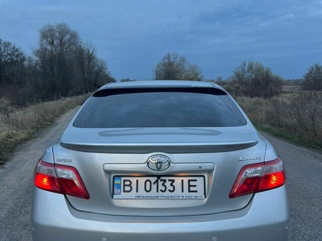 Сірий Тойота Камрі, об'ємом двигуна 2.4 л та пробігом 228 тис. км за 10100 $, фото 2 на Automoto.ua