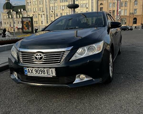 Серый Тойота Камри, объемом двигателя 2.49 л и пробегом 155 тыс. км за 12500 $, фото 4 на Automoto.ua