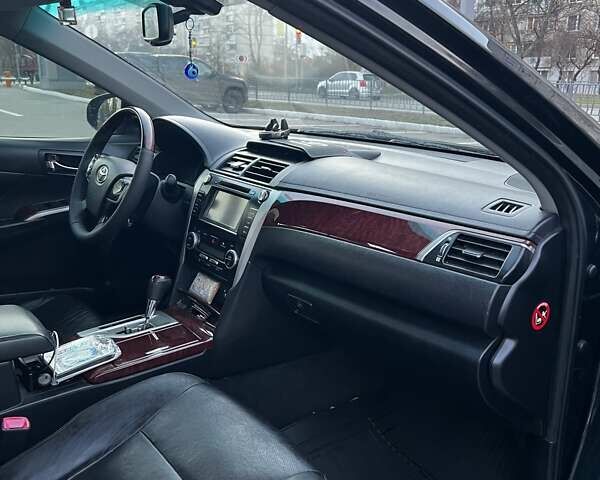 Серый Тойота Камри, объемом двигателя 2.49 л и пробегом 155 тыс. км за 12500 $, фото 26 на Automoto.ua