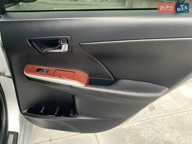 Серый Тойота Камри, объемом двигателя 2.49 л и пробегом 196 тыс. км за 12300 $, фото 101 на Automoto.ua