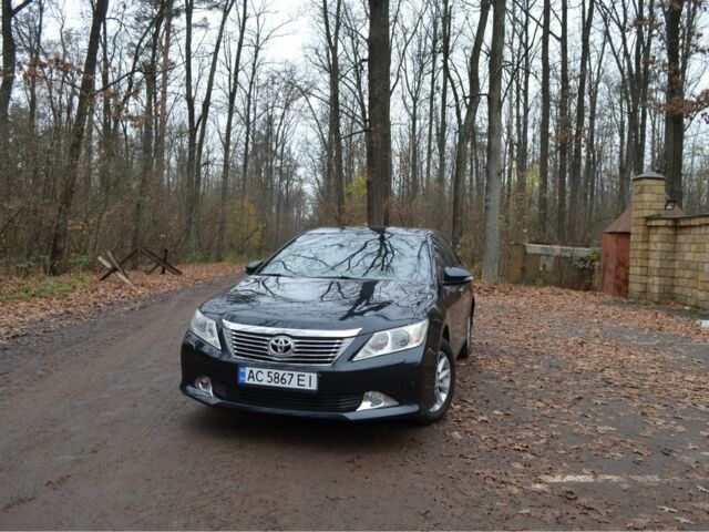 Серый Тойота Камри, объемом двигателя 2.5 л и пробегом 232 тыс. км за 12950 $, фото 1 на Automoto.ua