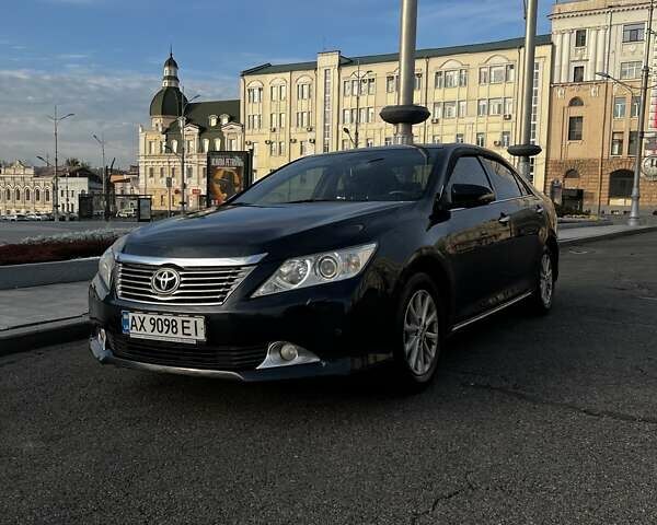 Серый Тойота Камри, объемом двигателя 2.49 л и пробегом 155 тыс. км за 12500 $, фото 11 на Automoto.ua