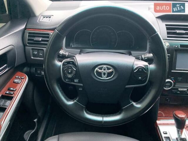 Серый Тойота Камри, объемом двигателя 2.49 л и пробегом 196 тыс. км за 12300 $, фото 86 на Automoto.ua