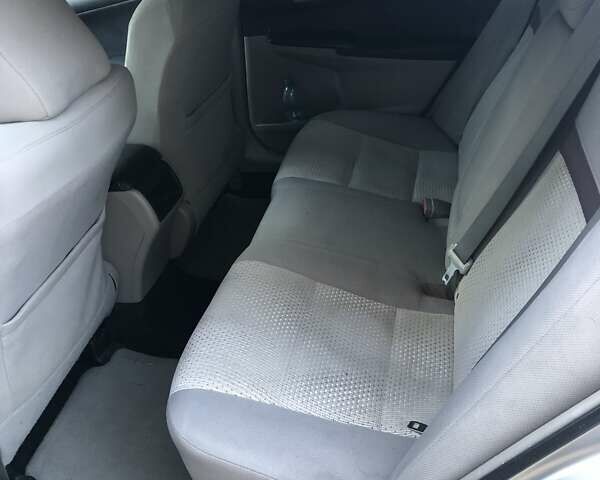 Серый Тойота Камри, объемом двигателя 2.5 л и пробегом 250 тыс. км за 10000 $, фото 2 на Automoto.ua