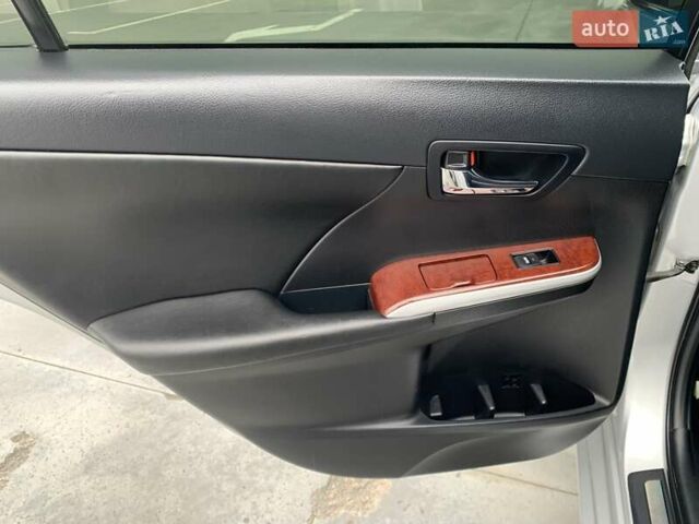 Серый Тойота Камри, объемом двигателя 2.49 л и пробегом 196 тыс. км за 12300 $, фото 96 на Automoto.ua