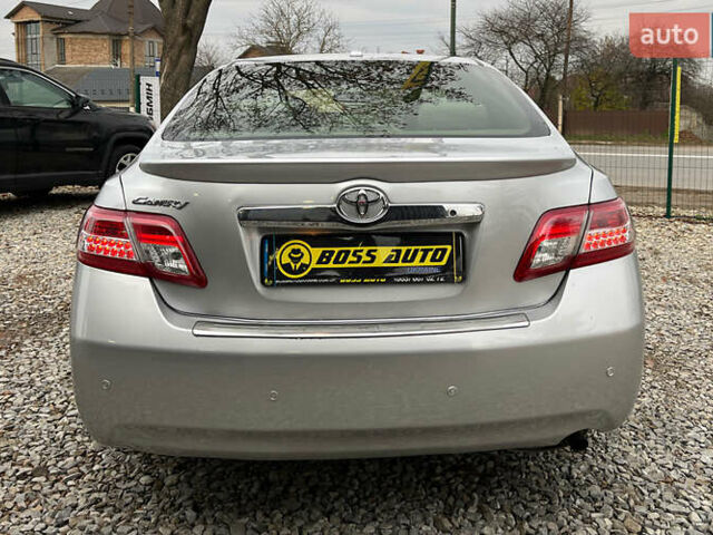 Сірий Тойота Камрі, об'ємом двигуна 2.49 л та пробігом 200 тис. км за 9999 $, фото 5 на Automoto.ua