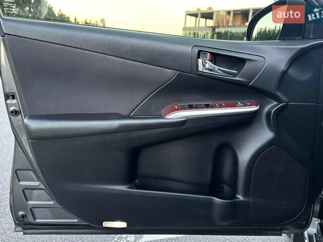 Серый Тойота Камри, объемом двигателя 2.5 л и пробегом 145 тыс. км за 13400 $, фото 20 на Automoto.ua