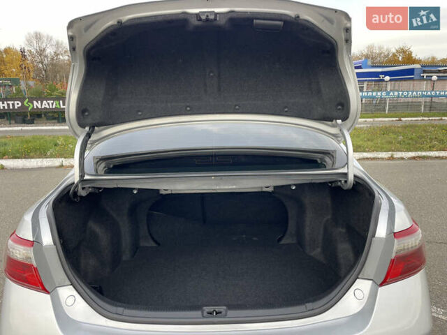 Тойота Камри 2011 в Киеве на Automoto.ua Серый Тойота Камри, объемом двигателя 2.4 л и пробегом 191 тыс. км за 10800 $, фото 36 на Automoto.ua