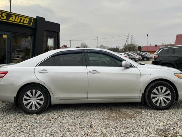 Серый Тойота Камри, объемом двигателя 2.5 л и пробегом 200 тыс. км за 9999 $, фото 7 на Automoto.ua