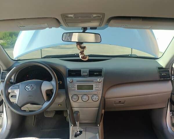 Серый Тойота Камри, объемом двигателя 2.49 л и пробегом 198 тыс. км за 11950 $, фото 21 на Automoto.ua