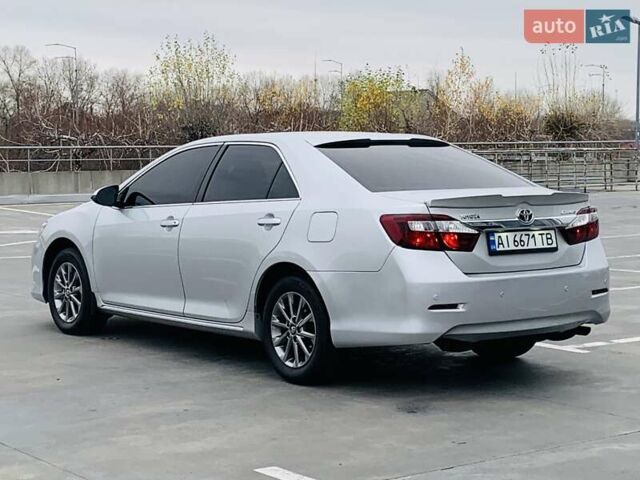 Серый Тойота Камри, объемом двигателя 2.49 л и пробегом 196 тыс. км за 12300 $, фото 16 на Automoto.ua