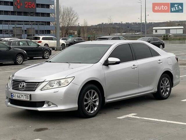 Серый Тойота Камри, объемом двигателя 2.49 л и пробегом 196 тыс. км за 12300 $, фото 34 на Automoto.ua