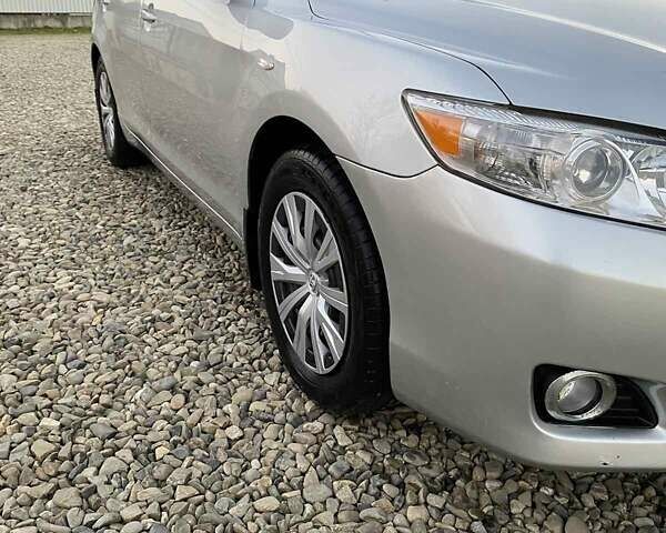 Серый Тойота Камри, объемом двигателя 2.49 л и пробегом 200 тыс. км за 8500 $, фото 6 на Automoto.ua