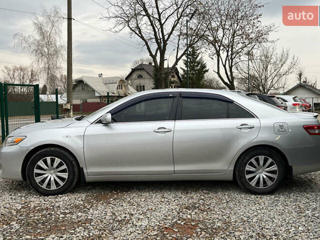 Сірий Тойота Камрі, об'ємом двигуна 2.49 л та пробігом 200 тис. км за 9999 $, фото 3 на Automoto.ua
