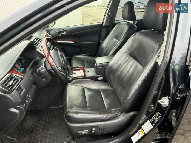 Серый Тойота Камри, объемом двигателя 2.5 л и пробегом 232 тыс. км за 11900 $, фото 12 на Automoto.ua