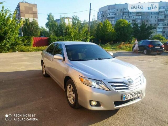 Серый Тойота Камри, объемом двигателя 2.49 л и пробегом 198 тыс. км за 11950 $, фото 10 на Automoto.ua