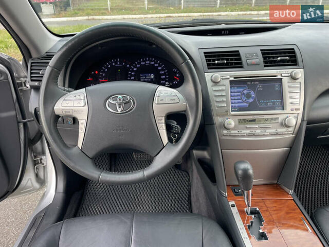 Тойота Камри 2011 в Киеве на Automoto.ua Серый Тойота Камри, объемом двигателя 2.4 л и пробегом 191 тыс. км за 10800 $, фото 17 на Automoto.ua