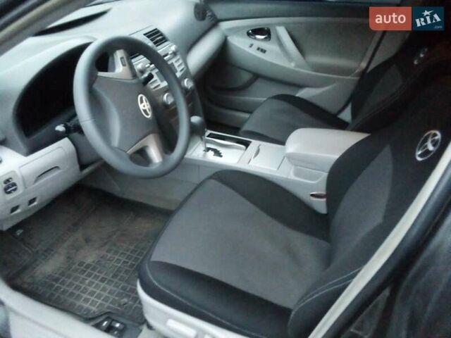 Сірий Тойота Камрі, об'ємом двигуна 2.5 л та пробігом 214 тис. км за 8900 $, фото 9 на Automoto.ua