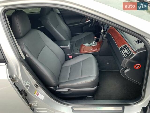 Серый Тойота Камри, объемом двигателя 2.49 л и пробегом 196 тыс. км за 12300 $, фото 73 на Automoto.ua