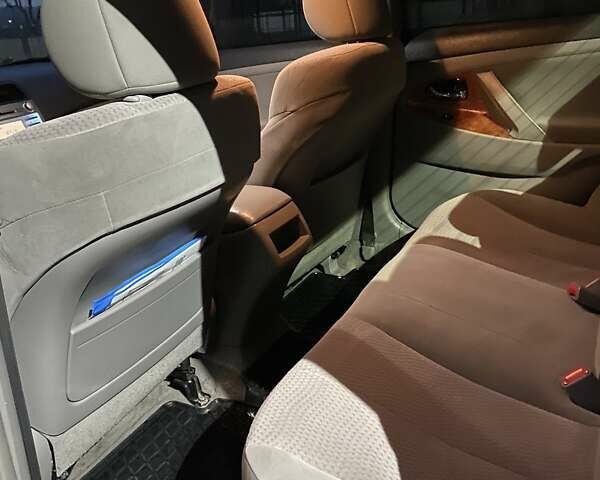 Серый Тойота Камри, объемом двигателя 2.49 л и пробегом 200 тыс. км за 8500 $, фото 10 на Automoto.ua