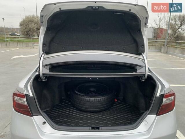 Серый Тойота Камри, объемом двигателя 2.49 л и пробегом 196 тыс. км за 12300 $, фото 56 на Automoto.ua