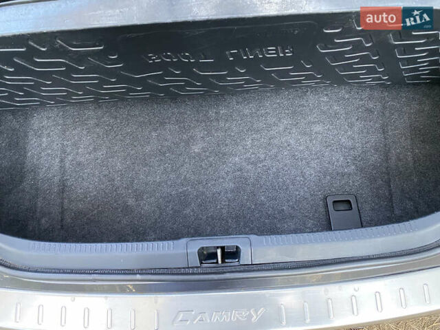 Серый Тойота Камри, объемом двигателя 2.49 л и пробегом 238 тыс. км за 11500 $, фото 18 на Automoto.ua