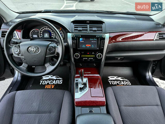 Серый Тойота Камри, объемом двигателя 2.5 л и пробегом 145 тыс. км за 13400 $, фото 38 на Automoto.ua