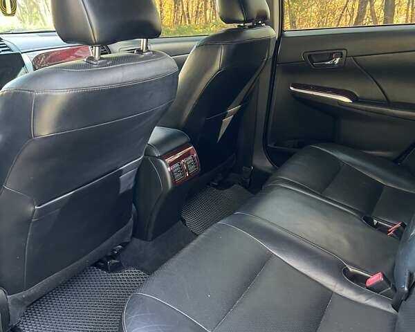 Тойота Камри 2011 в Хмельницком на Automoto.ua Серый Тойота Камри, объемом двигателя 2.5 л и пробегом 252 тыс. км за 12400 $, фото 6 на Automoto.ua