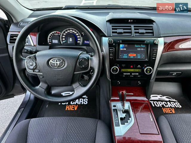 Серый Тойота Камри, объемом двигателя 2.5 л и пробегом 145 тыс. км за 13400 $, фото 36 на Automoto.ua