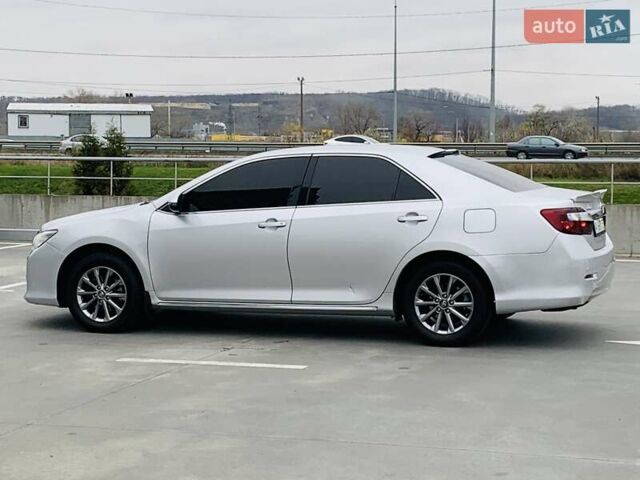 Серый Тойота Камри, объемом двигателя 2.49 л и пробегом 196 тыс. км за 12300 $, фото 15 на Automoto.ua