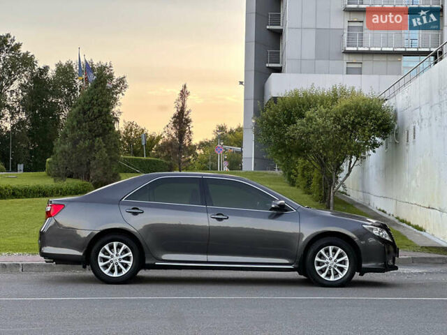 Серый Тойота Камри, объемом двигателя 2.5 л и пробегом 145 тыс. км за 13400 $, фото 19 на Automoto.ua