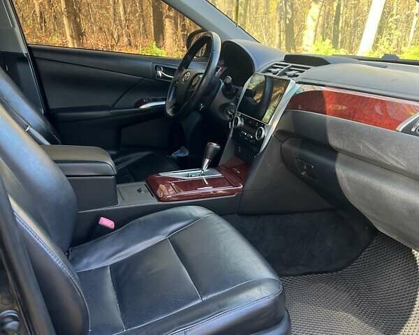 Тойота Камри 2011 в Хмельницком на Automoto.ua Серый Тойота Камри, объемом двигателя 2.5 л и пробегом 252 тыс. км за 12400 $, фото 7 на Automoto.ua