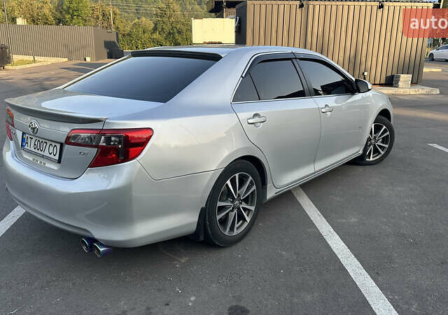 Серый Тойота Камри, объемом двигателя 2.5 л и пробегом 255 тыс. км за 12000 $, фото 10 на Automoto.ua