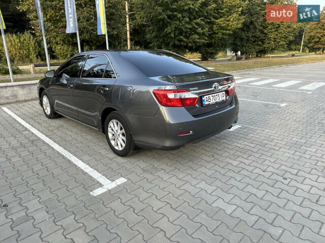 Серый Тойота Камри, объемом двигателя 2.5 л и пробегом 182 тыс. км за 13600 $, фото 16 на Automoto.ua