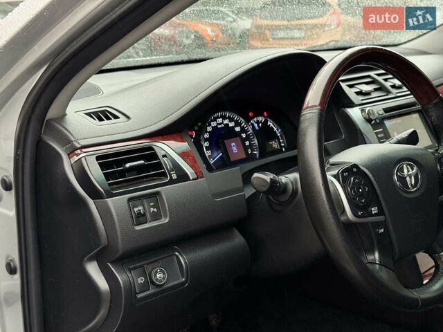 Серый Тойота Камри, объемом двигателя 2.5 л и пробегом 213 тыс. км за 14490 $, фото 21 на Automoto.ua