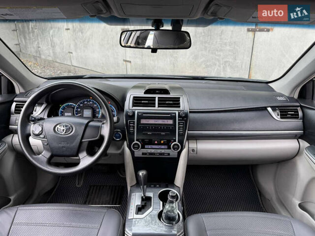 Сірий Тойота Камрі, об'ємом двигуна 2.49 л та пробігом 268 тис. км за 10990 $, фото 12 на Automoto.ua