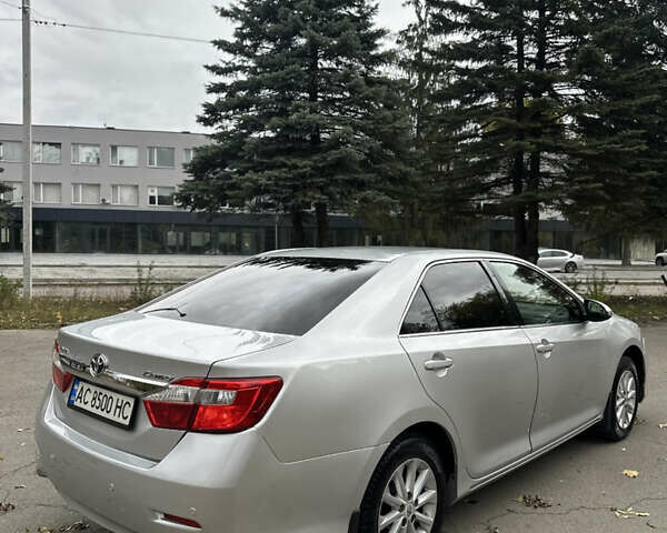 Серый Тойота Камри, объемом двигателя 2.49 л и пробегом 271 тыс. км за 12500 $, фото 6 на Automoto.ua