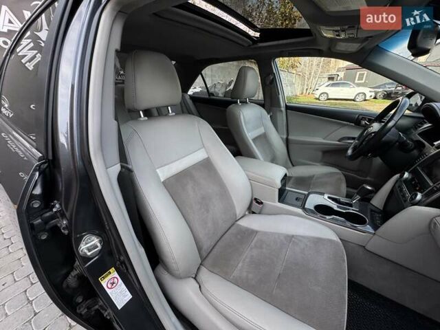 Сірий Тойота Камрі, об'ємом двигуна 2.5 л та пробігом 138 тис. км за 11950 $, фото 29 на Automoto.ua